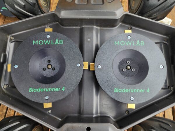 Mowlab Bladerunner 4 Mower Disc set for Luba 1 and Luba 2 (2 x 4 blade discs) - NO BLADES - Image 5