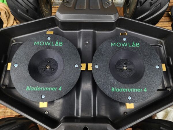 Mowlab Bladerunner 4 Mower Disc set for Luba 1 and Luba 2 (2 x 4 blade discs) - NO BLADES - Image 3