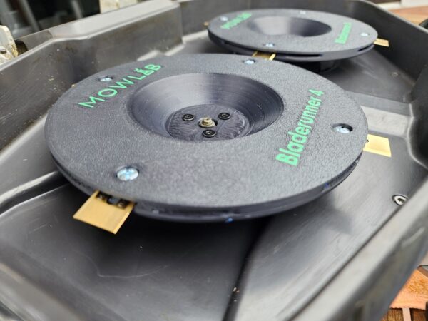 Mowlab Bladerunner 4 Mower Disc set for Luba 1 and Luba 2 (2 x 4 blade discs) - NO BLADES - Image 2